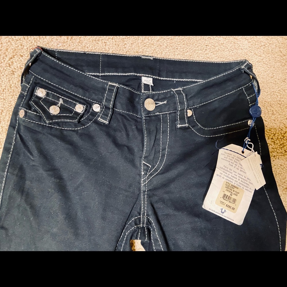 True Religion - Picture 4 of 5